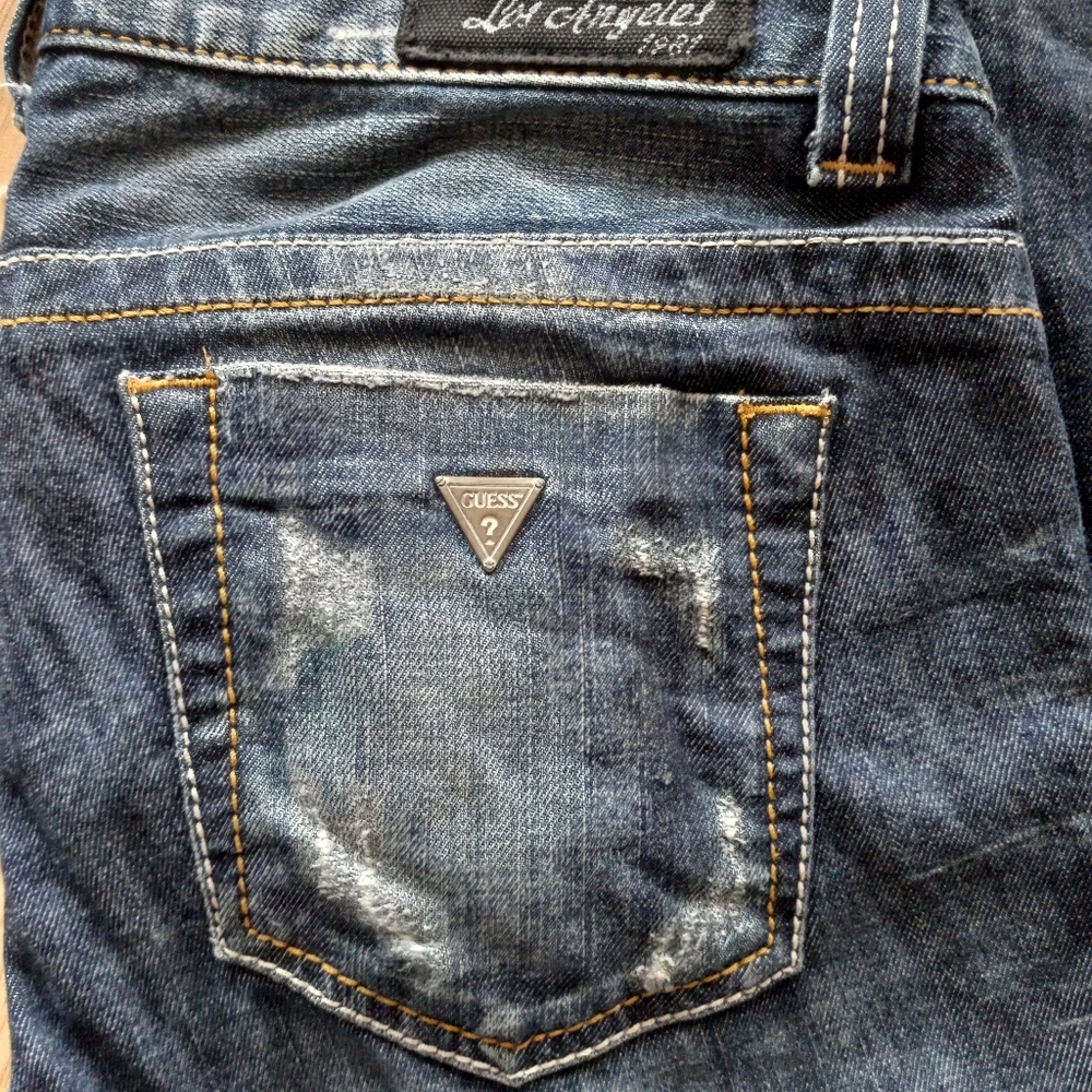 GUESS Jeans - Picture 9 of 10